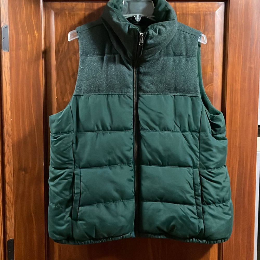 Old Navy puffer vest. Size XL